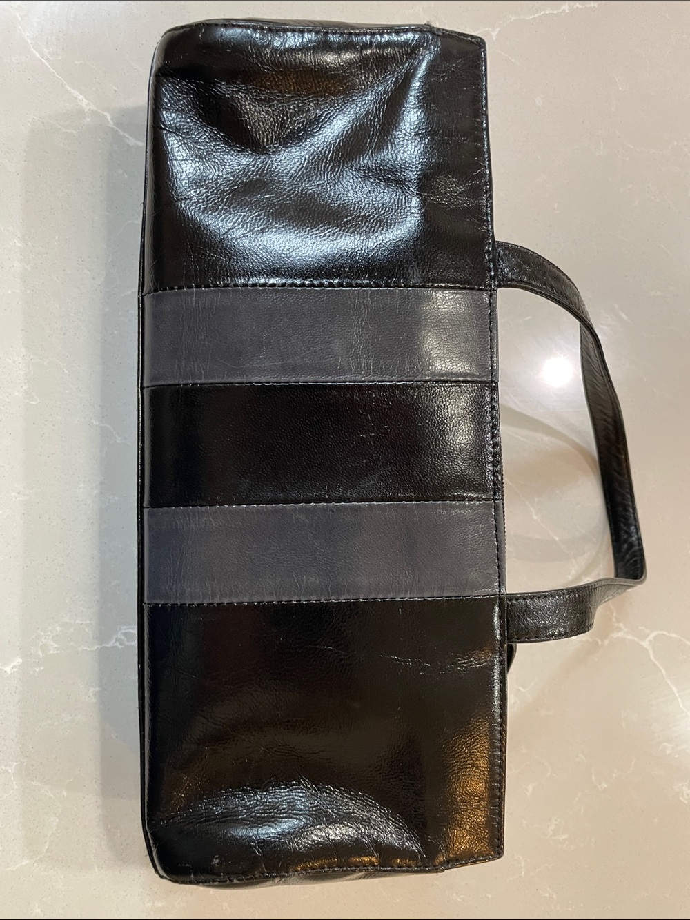 Vintage Kenneth Cole Classic Black Leather Shoulder Bag with Dual Straps - Picture 6 of 10